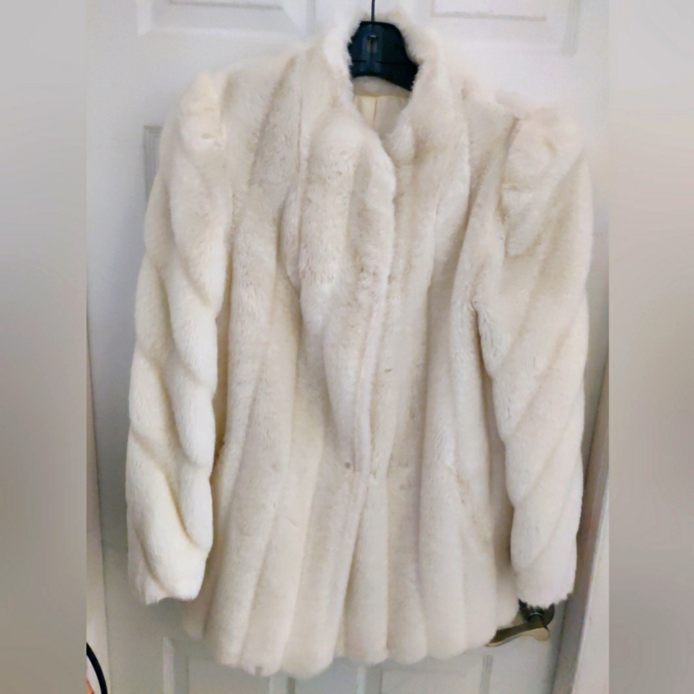 - Mid century modern 1960s vintage White faux Fur waist length  Coat
